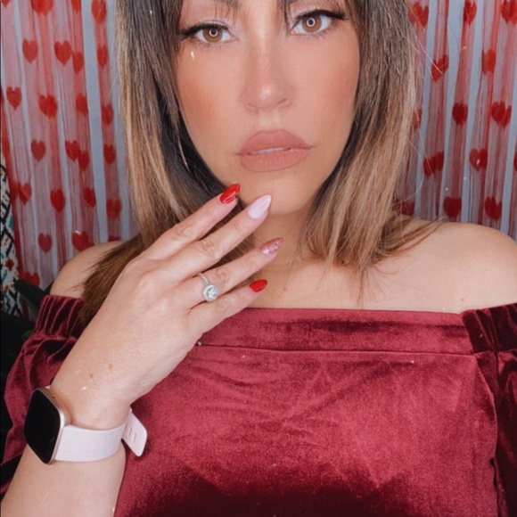 Lila Burgundy Velvet Off-The-Shoulder Short Sleeve Top - Picture 3 of 10